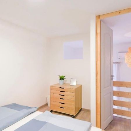 2 Bedroom Flat In Nyar Str., Boutique Budapest Extérieur photo