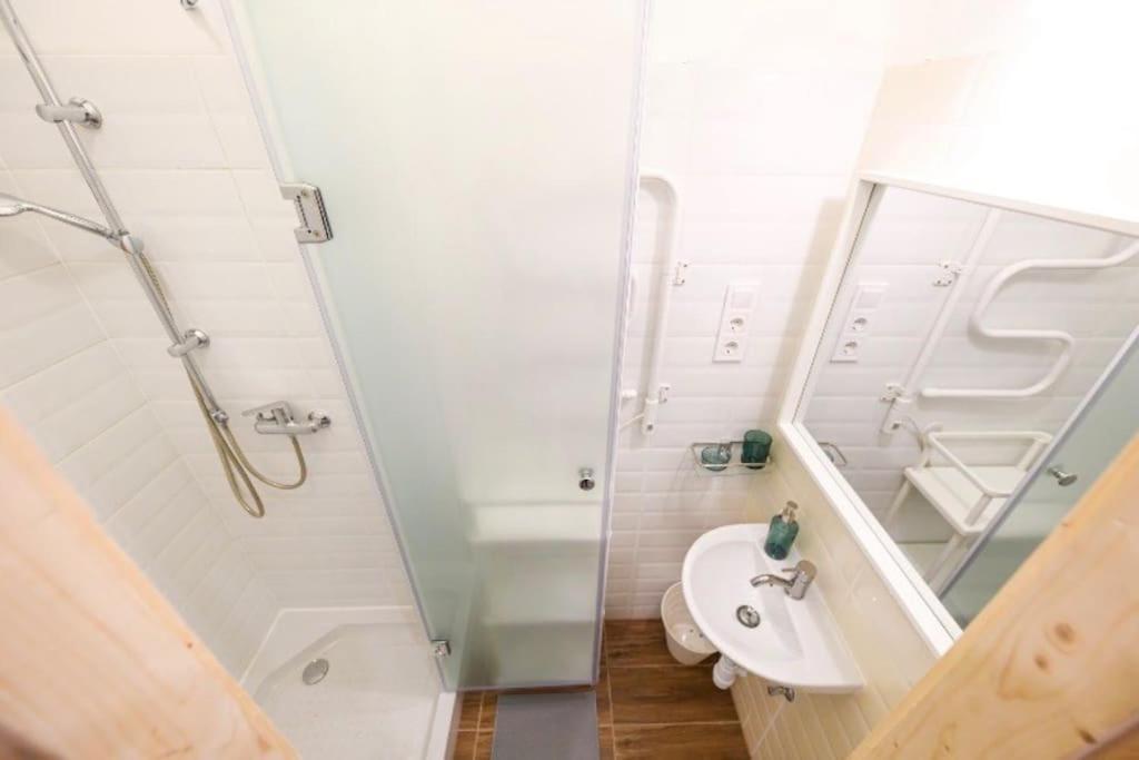 2 Bedroom Flat In Nyar Str., Boutique Budapest Extérieur photo