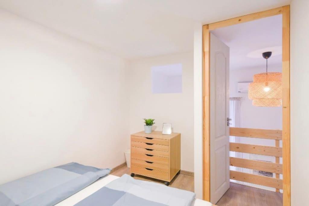 2 Bedroom Flat In Nyar Str., Boutique Budapest Extérieur photo
