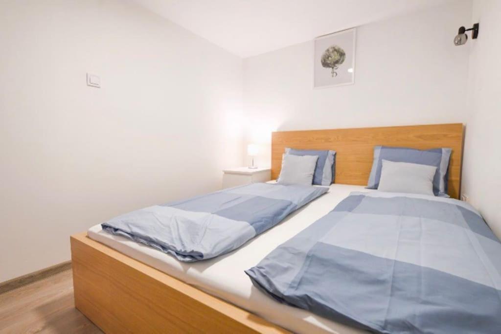 2 Bedroom Flat In Nyar Str., Boutique Budapest Extérieur photo